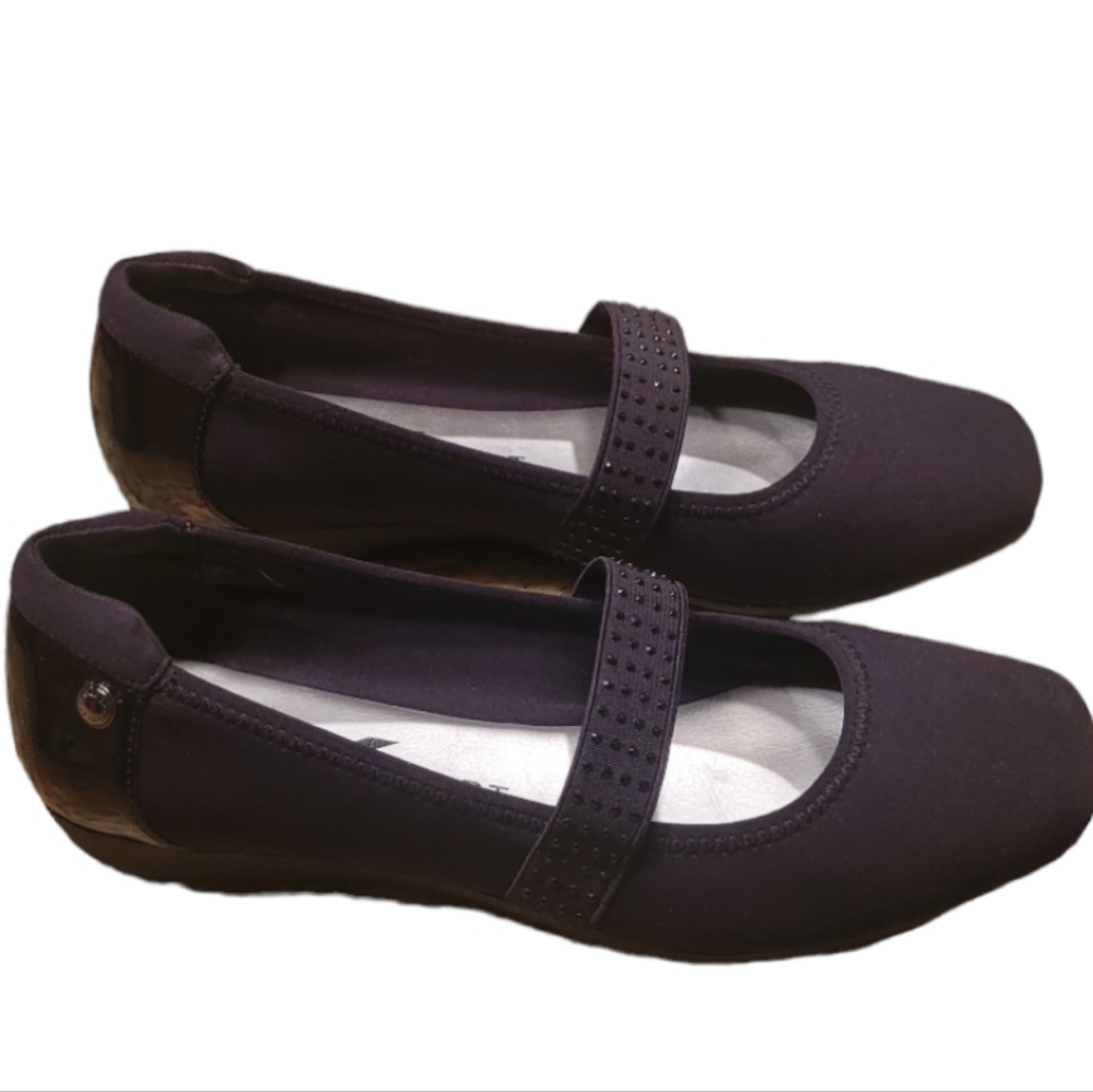 Anne Klein Sport Flats size 7M